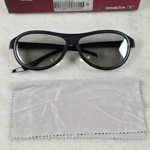 LG Cinema 3D HDTV Movie Glasses AG-F310 Passive 3D 1 Pair Only - Picture 3 of 6